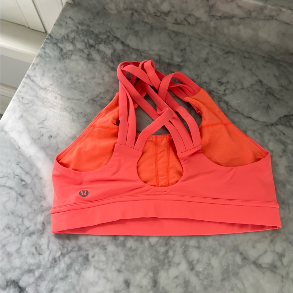 Lululemon sports bra size 6